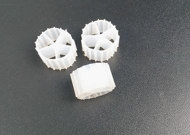 Αγορά Λευκό 5 τρύπες Virgin HDPE Filter Media Μακρά διάρκεια ζωής Μέγεθος 10mm X 7mm online manufacture
