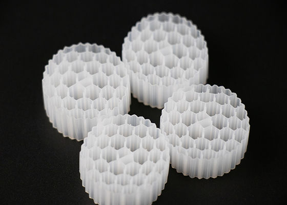 Αγορά Λευκό χρώμα υλικό HDPE 38 τρύπες MBBR Carrier Virgin PE online manufacture