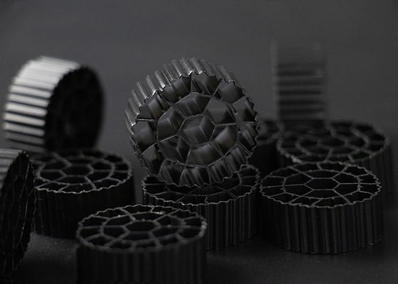 Αγορά 25mm X 10mm Μέγεθος πλαστικό φίλτρο Μέσα Virgin υλικό HDPE MBBR βιοσφαίρες online manufacture