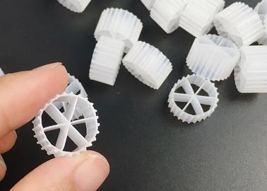 Καλή αντοχή στις επιπτώσεις HDPE MBBR Kaldnes Filter Media για λίμνες