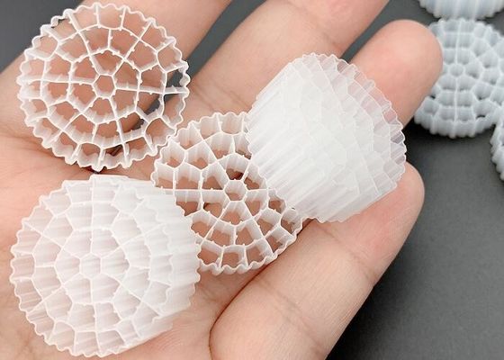 FDA PE37 25*10MM Λευκό υδρογονανθρακικό υλικό HDPE MBBR πλωτό φίλτρο