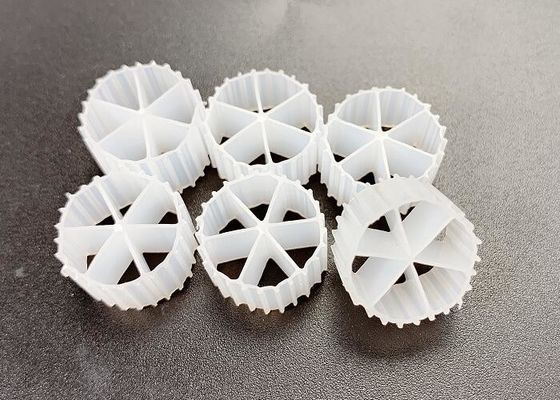 PE04 Μεγάλη επιφάνεια Λευκό χρώμα MBBR Bio Media 6 δωμάτια 800m2/M3