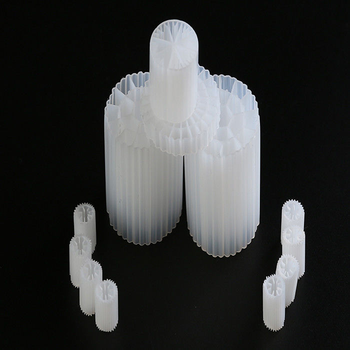 Μακροχρόνια διάρκεια ζωής MBBR Φιλτράρισμα 4 τρύπες φιλικό προς το περιβάλλον