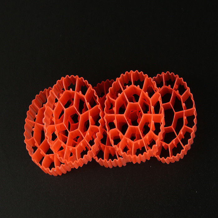 Κόκκινο / Κίτρινο πλαστικό MBBR Bio Media K1 500 m2/m3 Επιφάνεια με λευκό χρώμα