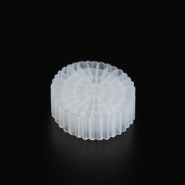 Λευκό χρώμα MBBR Bio Media Virgin υλικό HDPE K5 για επεξεργασία λυμάτων