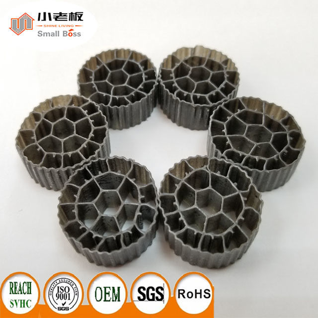 PE06 Balck Color MBBR Filter Media Virgin υλικό HDPE για μέγεθος 25*12mm