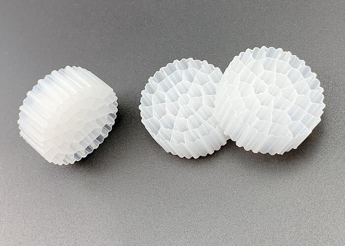 Λευκό χρώμα 25*10MM PE Mbbr πλωτό φίλτρο
