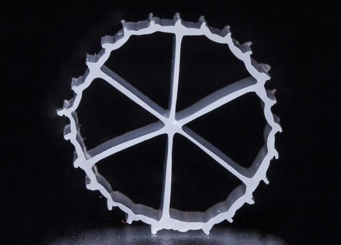 16*10mm Μέγεθος ΜΒΒΡ Φιλτράρισμα με πρωτόγονη υλικό HDPE και γρήγορο σχηματισμό βιοφίλμ φορέα