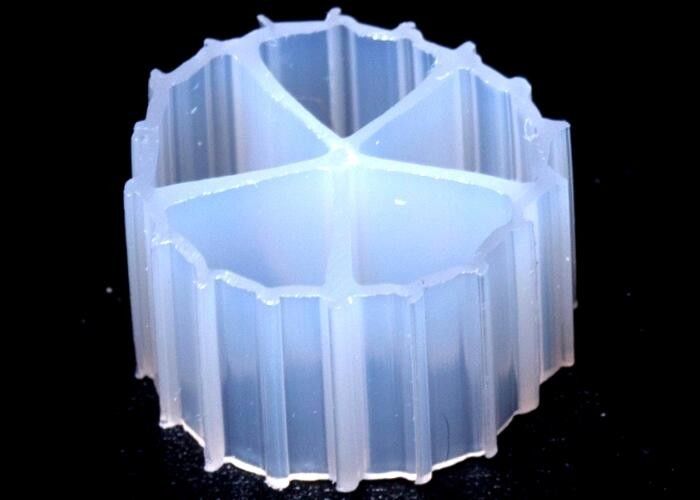 Προσαρμοσμένο 10mmX7 mm k1 καλνς φίλτρο μέσο μεταφοράς βιοφίλμ για ψαροτροφεία