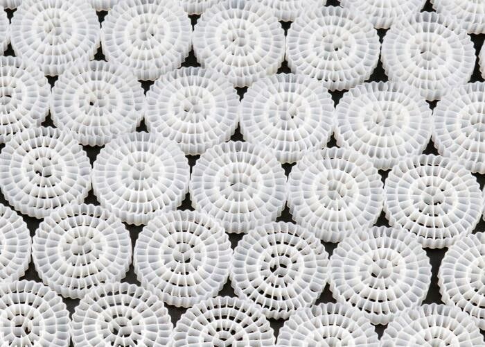 HDPE πλωτό κινητό στρώμα φίλτρου μέσων για εργοστάσια επεξεργασίας νερού MBBR βιοκύτταρο