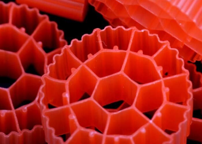 ΜΒΒΡ Βιοφιλτρικά μέσα με λευκό χρώμα και πρωτόγονο υλικό HDPE για λυμάτων