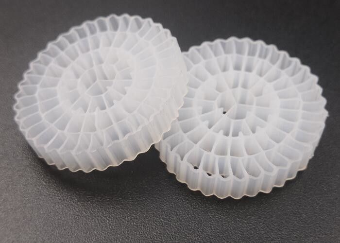Αγνό υλικό HDPE MBBR Bio Media K5 Λευκό χρώμα με μέγεθος 25 * 4mm Για εξοπλισμό IFAS
