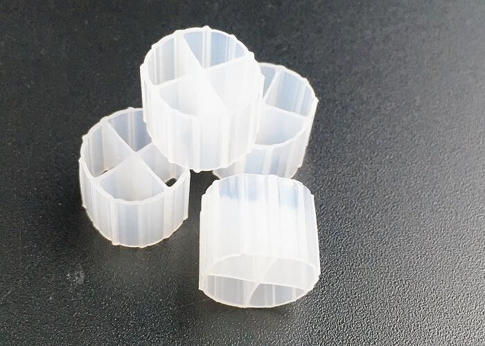 Επεξεργασία νερού λίμνης ψαριών MBBR Carrier Bio Filter Media In White Color