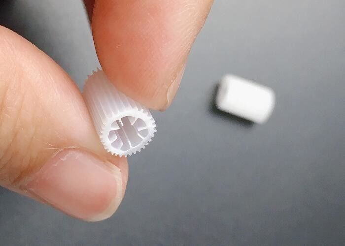 Virgin HIPS Material MBBR Filter Media Floating Micro biopipe Media Για την επεξεργασία λυμάτων