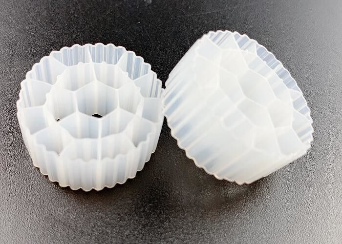 Πλαστικό Hdpe για RAS Αντίσταση σε χτυπήματα MBBR πλωτό φίλτρο μέσο
