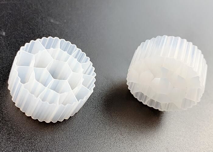 Πλαστικό Hdpe για RAS Αντίσταση σε χτυπήματα MBBR πλωτό φίλτρο μέσο
