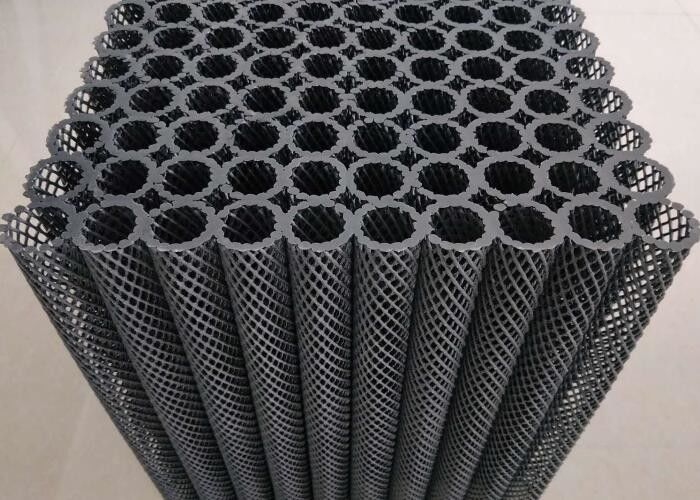 Βιο-Μαγνητοστοιχείο Hdpe πλαστικών σωληνώσεων για επεξεργασία νερού Μαύρο χρώμα Ζεστό για υδατοκαλλιέργεια
