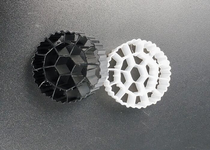 πλαστικό MBBR Bio Media HDPE K3 Aquaponics Filter Media 500 m2/m3 fda ασφαλές υλικό biopipe βιοκύτταρα μπάλες