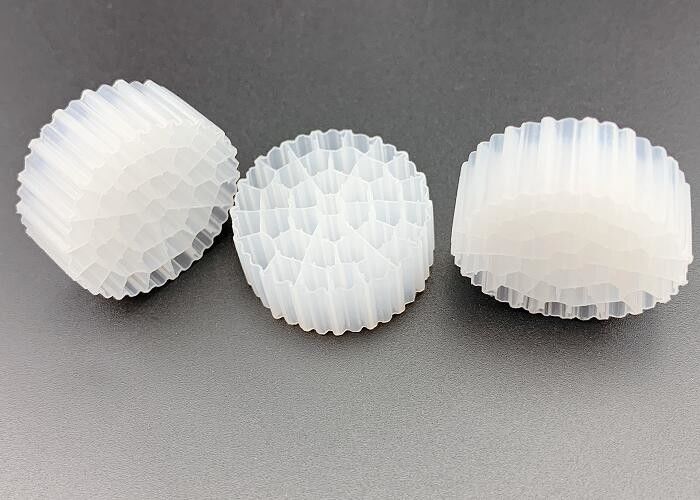 FDA PE37 25*10MM Λευκό υδρογονανθρακικό υλικό HDPE MBBR πλωτό φίλτρο