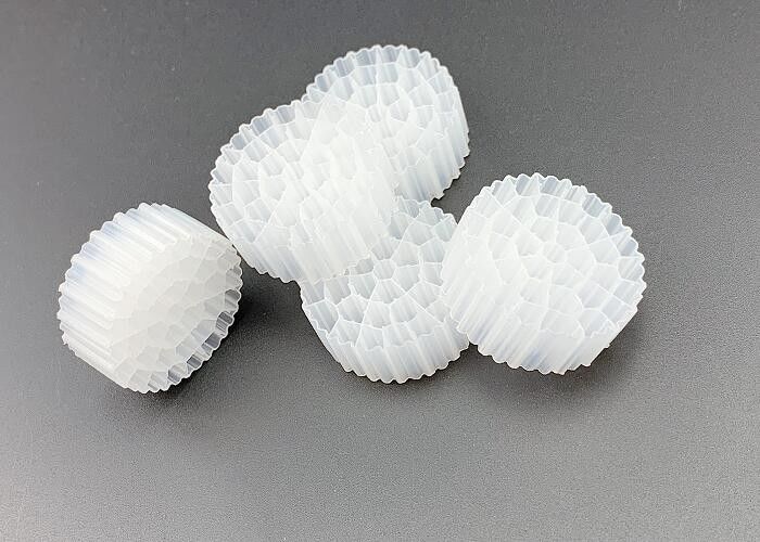 Επεξεργασία νερού Μεγάλη επιφάνεια MBBR Biocell Filter Media 25*10MM