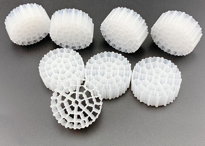 Λευκό χρώμα HDPE K1 Φίλτρο PE37 Για τη βελτίωση της ποιότητας του νερού