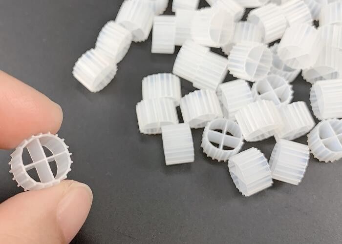 11*7mm Φυσικό χρώμα και παρθένο υλικό HDPE MBBR Biofilm Carrier Manufacturer