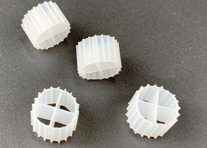 11*7mm MBBR Bio Filter Media K1 με λευκό χρώμα και πρωτόγονο υλικό HDPE