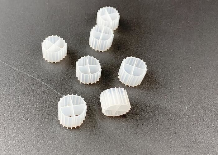 11*7mm MBBR Bio Balls Filter Media Μεγάλη επιφάνεια