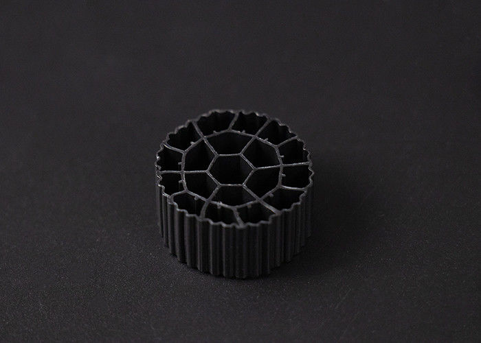Πριγκίπισσα υλικό HDPE MBBR Filter Media Biofilter 25mm X12mm Μέγεθος 600 m2/m3 Επιφάνεια