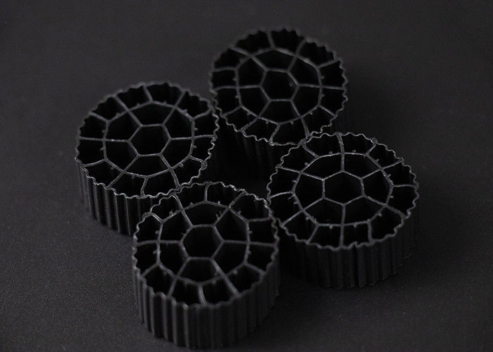 25mm X 10mm Μέγεθος πλαστικό φίλτρο Μέσα Virgin υλικό HDPE MBBR βιοσφαίρες