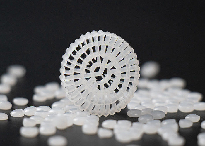 HDPE λευκό χρώμα κινούμενο κρεβάτι αντιδραστήρα βιοφίλμ ταχεία ανάπτυξη