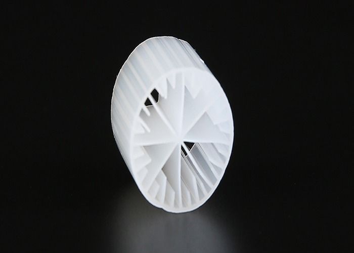 Λευκό χρώμα MBBR φίλτρο μέσο 15*15mm Μέγεθος υλικό HDPE για επεξεργασία λυμάτων