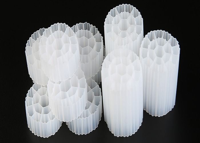 35mm X 18mm Μέγεθος Virgin υλικό HDPE MBBR Bio Media PE07 Για ενυδρεία