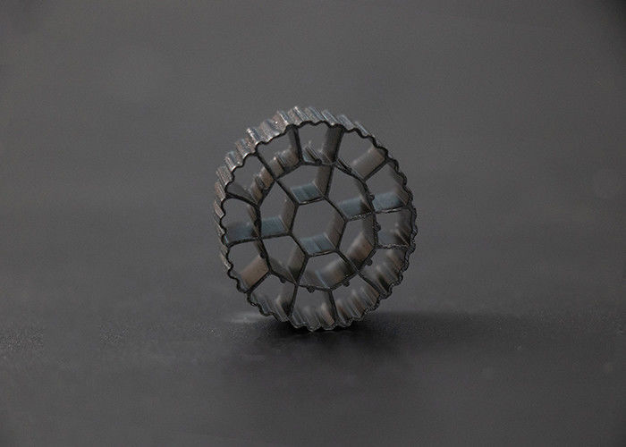 Μαύρο χρώμα πλωτό 25*12MM Mbbr Βιοφιλτράρισμα υλικό HDPE