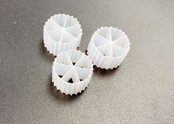 IFAS HDPE λευκό χρώμα MBBR κινούμενο κρεβάτι αντιδραστήρα βιοφίλμ αερισμός δεξαμενή απομάκρυνση γάδου