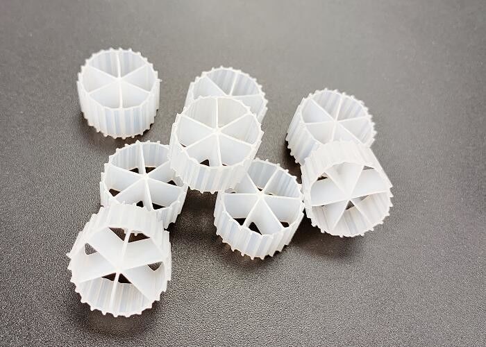 Βιοκύτταρα Βιοφόρος PE04 6 δωμάτια MBBR Βιοσφαίρες Φιλτράρισμα για αναερόβια δεξαμενή