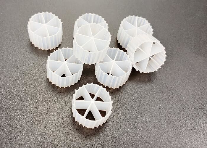 Βιοκύτταρα Βιοφόρος PE04 6 δωμάτια MBBR Βιοσφαίρες Φιλτράρισμα για αναερόβια δεξαμενή