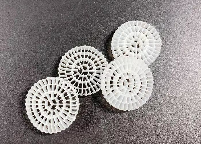 75 δωμάτια Biocell MBBR Filter Media Super Decarburization για την υδατοκαλλιέργεια RAS