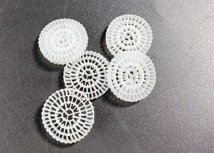 75 δωμάτια Biocell MBBR Filter Media Super Decarburization για την υδατοκαλλιέργεια RAS