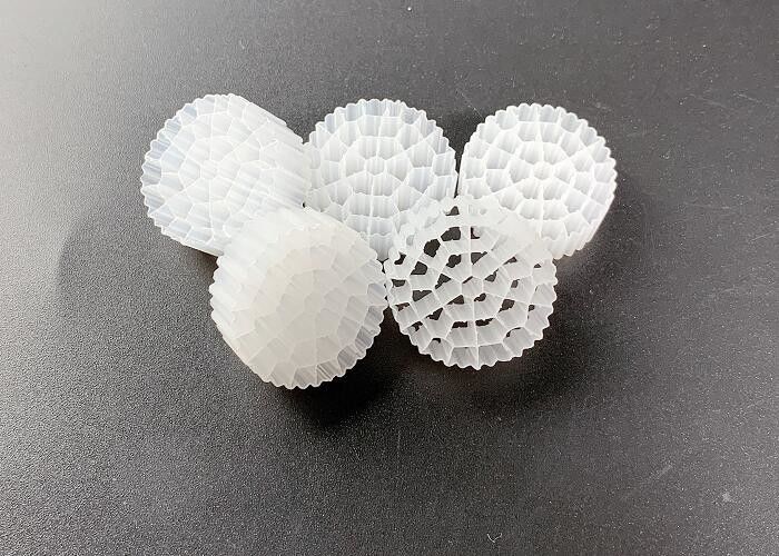 PE37 Λευκό χρώμα κινούμενο κρεβάτι αντιδραστήρα βιοφίλμ τεχνολογία A/O COD BOD Move