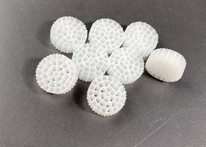 Λευκό χρώμα SBR επεξεργασία υδάτων MBBR φίλτρα μέσων ROHS REACH