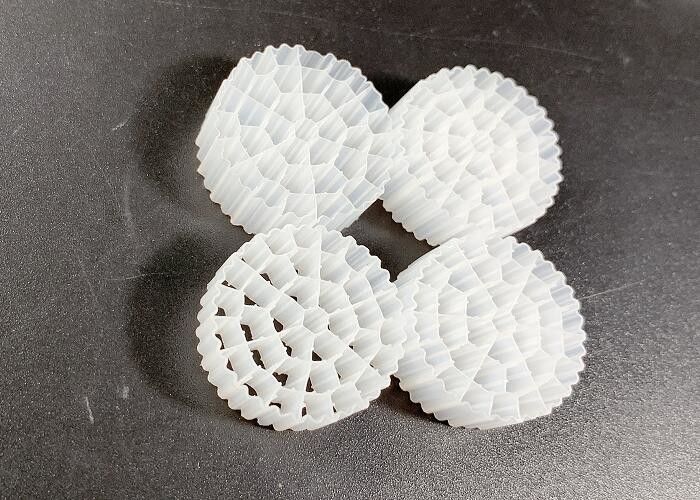 Λευκό χρώμα SBR επεξεργασία υδάτων MBBR φίλτρα μέσων ROHS REACH