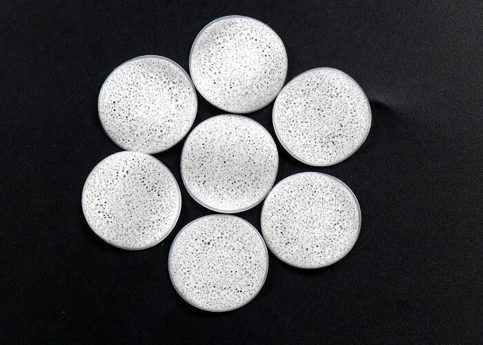 Βιο-Τσιπάκια Βιολογικά φίλτρα βιοσωλήνων Μεσόμετρα Λευκό χρώμα Στρογγυλό επίπεδα κομμάτια